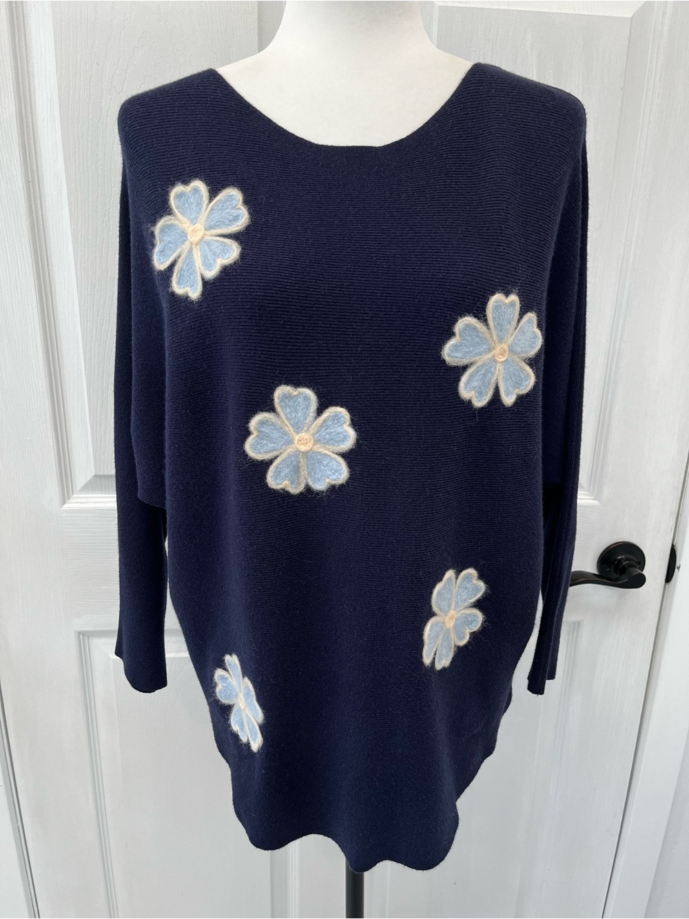 Aaeda Navy Blue Floral Appliqué Dolman Sleeve Sweater XL Whimsical Tunic